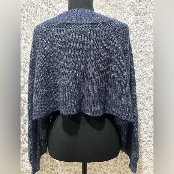 HYFVE Chic Navy Knit Cropped Sweater, COMFY, WOMEN SIZE M - Picture 6 of 9
